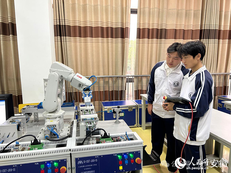 技工强省这几年|齐雷:搭平台拓渠道 培养更多“大国工匠”