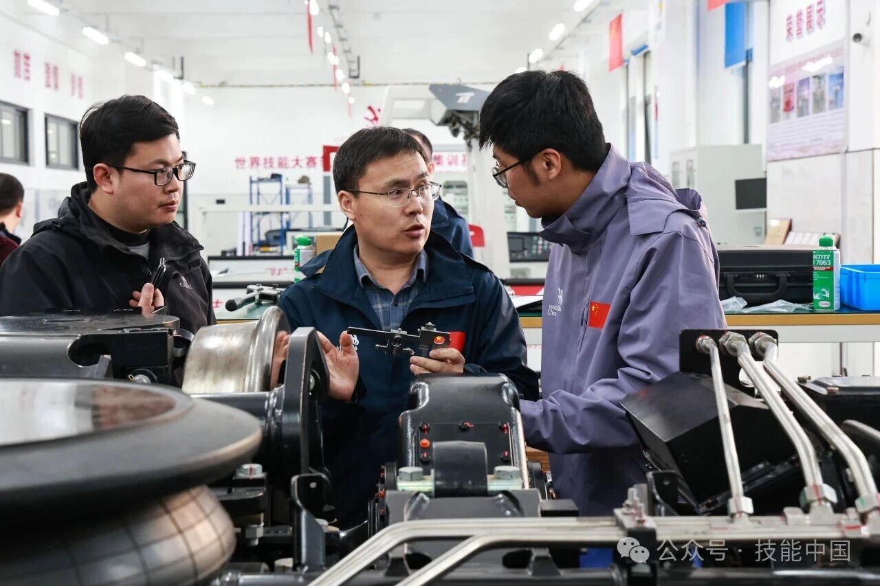 第 48 届世界技能大赛轨道车辆技术项目中国集训队技术交流活动在浙江交通技师学院举行